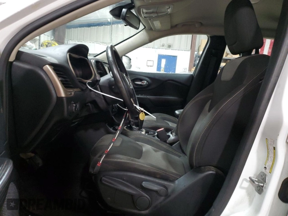 2017 Jeep Cherokee Sport with VIN 1C4PJMAB2HW523967, listed as a Copart auction lot 39271804 with 122,719 mi miles and Clean Title. Bid and sale history available at carsss.com. Image 7.