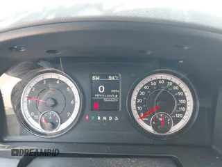 2018 Ram 1500 Express z VIN 1C6RR7FT9JS290131, wystawiony jako IAAI lot #42377820 z przebiegiem 56 442 mil mil oraz . Historia ofert i sprzedaży dostępna na DreamBid. Obrazek 7.