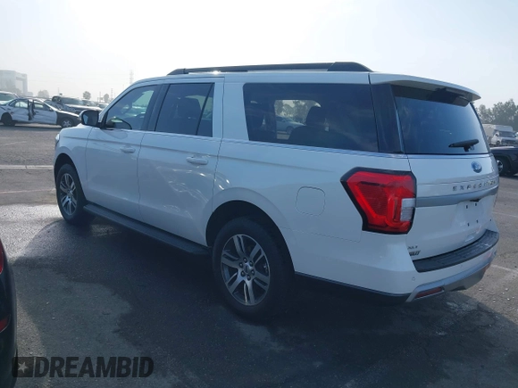 2024 Ford Expedition Max XLT with VIN 1FMJK1J87REA15468, listed as a IAAI auction lot 40586166 with 27,440 mi miles and . Bid and sale history available at DreamBid. Image 3.