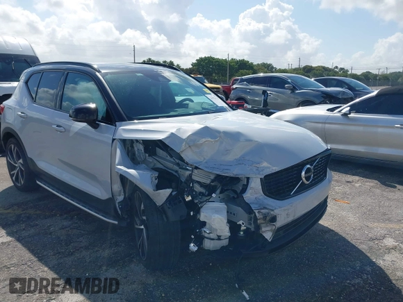 2022 Volvo XC40 R-Design z VIN YV4AC2HM9N2771189, wystawiony jako IAAI lot #41923125 z przebiegiem 24 125 mil mil oraz . Historia ofert i sprzedaży dostępna na DreamBid. Obrazek 6.