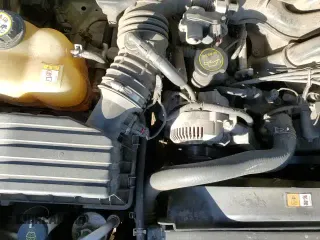 2005 Ford Explorer XLS with VIN 1FMZU72KX5ZA62569, listed as a Copart auction lot 86508204 with 116,241 mi miles and Salvage title. Bid and sale history available at DreamBid. Image 16.