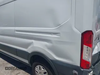 2018 Ford Transit с VIN 1FTYR2CG8JKA03392, выставлен на аукционе IAAI как лот 42525654 с пробегом 218 383 миль миль и . История ставок и продаж доступна на DreamBid. Изображение 18.