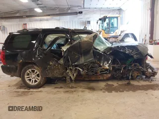 2010 Chevrolet Tahoe LT z VIN 1GNUKBE04AR231293, wystawiony jako IAAI lot #41742745 z przebiegiem Nie podano mil oraz . Historia ofert i sprzedaży dostępna na DreamBid. Obrazek 13.