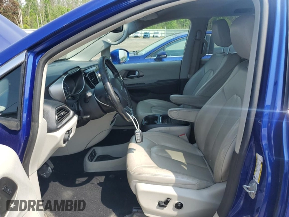 2020 Chrysler Pacifica Touring L with VIN 2C4RC1BG2LR103350, listed as a Copart auction lot 59935025 with 98,149 mi miles and Salvage title. Bid and sale history available at DreamBid. Image 6.