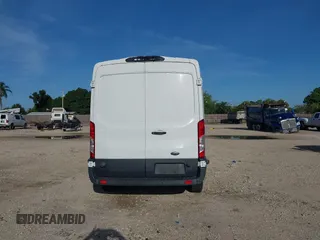 2018 Ford Transit z VIN 1FTYR2CM0JKB10510, wystawiony jako IAAI lot #42403132 z przebiegiem 97 056 mil mil oraz . Historia ofert i sprzedaży dostępna na DreamBid. Obrazek 16.
