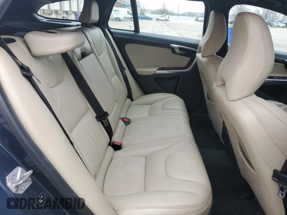 2015 Volvo V60 T5 Drive-E Premier Plus z VIN YV140MEC6F1213575, wystawiony jako Copart lot #52224865 z przebiegiem 78 702 mil mil oraz Szkoda całkowita • Salvage title. Historia ofert i sprzedaży dostępna na DreamBid. Obrazek 10.