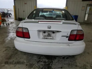 1997 Honda Accord EX with VIN 1HGCD5659VA170992, listed as a Copart auction lot 82232134 with 203,639 mi miles and Salvage Title. Bid and sale history available at DreamBid. Image 6.