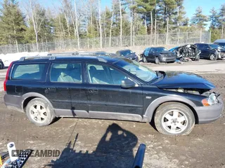2004 Volvo V70 XC70 with VIN YV1SZ59H441151020, listed as a IAAI auction lot 41761408 with 195,292 mi miles. Bid and sale history available at carsss.com. Image 14.