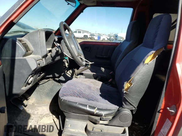 1995 Chevrolet Tracker z VIN 2CNBJ186XS6926688, wystawiony jako Copart lot #77487204 z przebiegiem 17 598 mil mil oraz Szkoda całkowita • Salvage title. Historia ofert i sprzedaży dostępna na DreamBid. Obrazek 7.