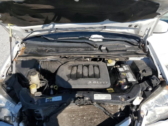 2015 Chrysler Town & Country LX with VIN 2C4RC1AG1FR675404, listed as a Copart auction lot 85792154 with 164,399 mi miles and Salvage Title. Bid and sale history available at carsss.com. Image 12.