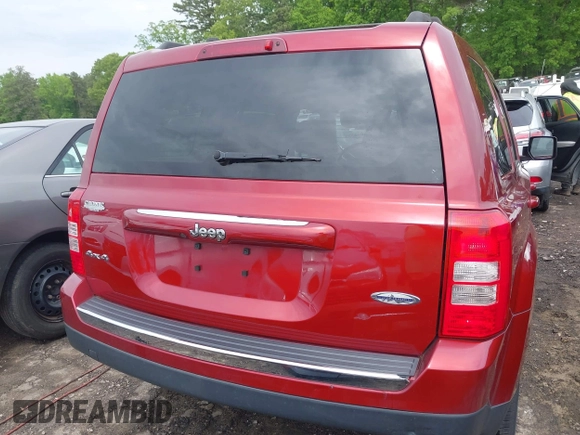 2016 Jeep Patriot Latitude z VIN 1C4NJRFBXGD657097, wystawiony jako IAAI lot #42094327 z przebiegiem 218 389 mil mil oraz . Historia ofert i sprzedaży dostępna na DreamBid. Obrazek 17.