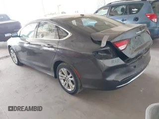 2015 Chrysler 200 Limited z VIN 1C3CCCAB7FN564539, wystawiony jako IAAI lot #42218003 z przebiegiem 110 084 mil mil oraz . Historia ofert i sprzedaży dostępna na DreamBid. Obrazek 3.