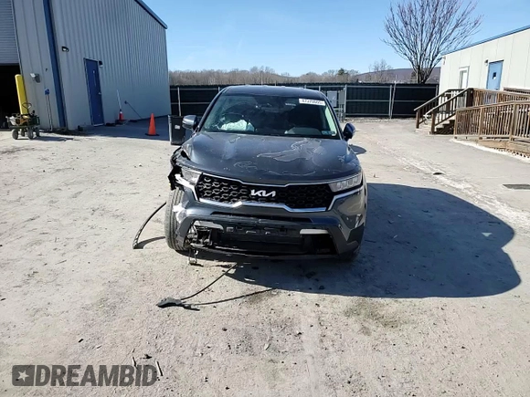 2022 Kia Sorento LX z VIN 5XYRGDLC3NG159872, wystawiony jako Copart lot #47370805 z przebiegiem 21 328 mil mil oraz Szkoda całkowita • Salvage title. Historia ofert i sprzedaży dostępna na DreamBid. Obrazek 15.