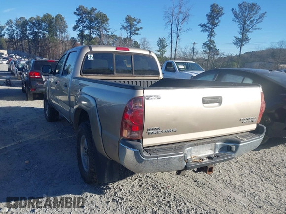 2005 Toyota Tacoma PreRunner with VIN 3TMKU72N75M001102, listed as a IAAI auction lot 41105774 with 233,167 mi miles. Bid and sale history available at carsss.com. Image 3.