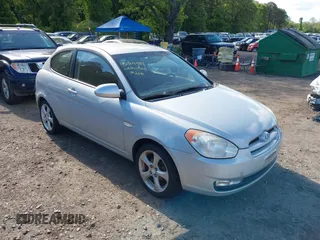 2008 Hyundai Accent SE z VIN KMHCN36C58U070921, wystawiony jako IAAI lot #42304984 z przebiegiem 80 016 mil mil oraz . Historia ofert i sprzedaży dostępna na DreamBid. Obrazek 1.