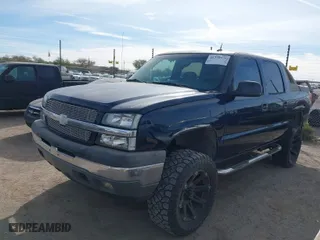 2005 Chevrolet Avalanche LS with VIN 3GNEC12Z85G100565, listed as a IAAI auction lot 41350279 with 198,030 mi miles. Bid and sale history available at carsss.com. Image 2.