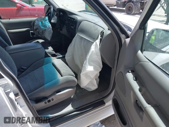 1995 Ford Explorer Eddie Bauer z VIN 1FMDU34X8SUC30858, wystawiony jako IAAI lot #41899260 z przebiegiem 85 842 mil mil oraz . Historia ofert i sprzedaży dostępna na DreamBid. Obrazek 5.