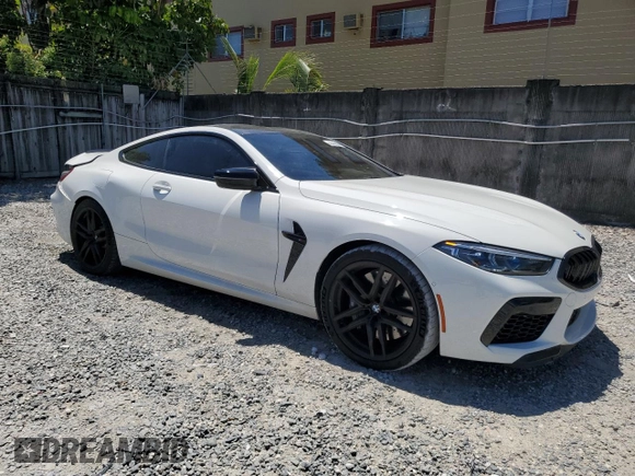 2022 BMW M8 Competition z VIN WBSAE0C06NCH19837, wystawiony jako Copart lot #56768815 z przebiegiem 27 088 mil mil oraz Szkoda całkowita • Salvage title. Historia ofert i sprzedaży dostępna na DreamBid. Obrazek 4.