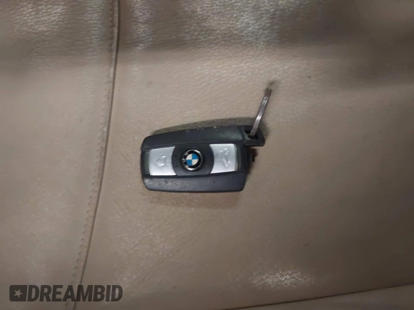 2007 BMW 3 Series 328xi с VIN WBAVC93537KX53235, выставлен на аукционе IAAI как лот 42859757 с пробегом 139 575 миль миль и . История ставок и продаж доступна на DreamBid. Изображение 11.