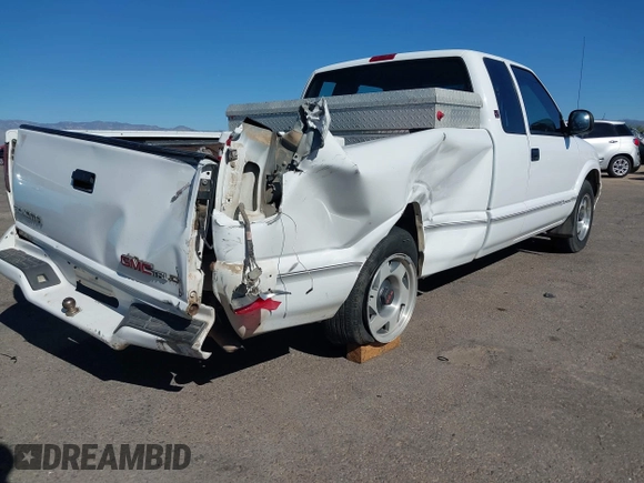 1997 GMC Sonoma SLS with VIN 1GTCS19X2V8528709, listed as a IAAI auction lot 40853983 with 243,171 mi miles and . Bid and sale history available at DreamBid. Image 4.