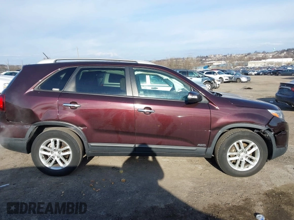 2015 Kia Sorento LX with VIN 5XYKTDA70FG580629, listed as a IAAI auction lot 41623587 with 105,266 mi miles. Bid and sale history available at carsss.com. Image 13.
