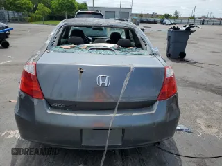 2009 Honda Accord EX z VIN 1HGCS12709A019308, wystawiony jako Copart lot #59321835 z przebiegiem 118 215 mil mil oraz Czysty tytuł • Clean title. Historia ofert i sprzedaży dostępna na DreamBid. Obrazek 6.