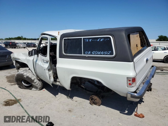 1990 GMC Jimmy z VIN 1GKEV18K4LF509467, wystawiony jako Copart lot #52405495 z przebiegiem 409 007 mil mil oraz Nie do naprawy • Non repairable. Historia ofert i sprzedaży dostępna na DreamBid. Obrazek 2.