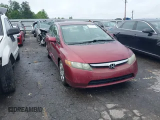 2008 Honda Civic LX z VIN 1HGFA16518L058985, wystawiony jako IAAI lot #42209026 z przebiegiem 140 395 mil mil oraz . Historia ofert i sprzedaży dostępna na DreamBid. Obrazek 1.