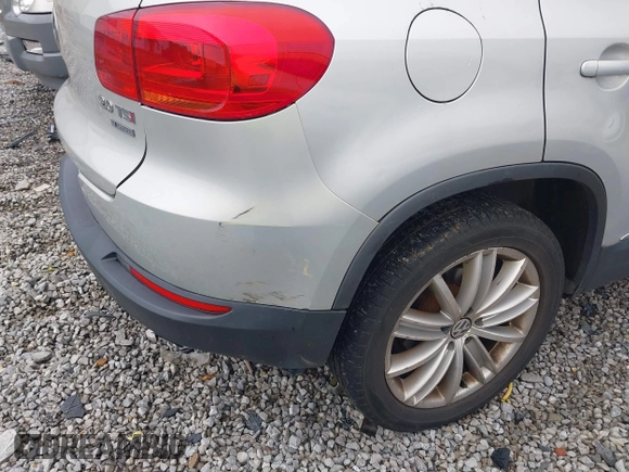 2012 Volkswagen Tiguan S z VIN WVGBV7AX3CW540311, wystawiony jako IAAI lot #42375250 z przebiegiem 168 594 mil mil oraz . Historia ofert i sprzedaży dostępna na DreamBid. Obrazek 12.