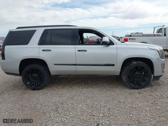 2017 Cadillac Escalade Platinum with VIN 1GYS4DKJ1HR389842, listed as a IAAI auction lot 40717795 with 1 mi miles. Bid and sale history available at carsss.com. Image 13.