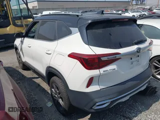 2021 Kia Seltos S with VIN KNDEU2AA6M7143688, listed as a IAAI auction lot 42584672 with 39,621 mi miles and . Bid and sale history available at DreamBid. Image 3.