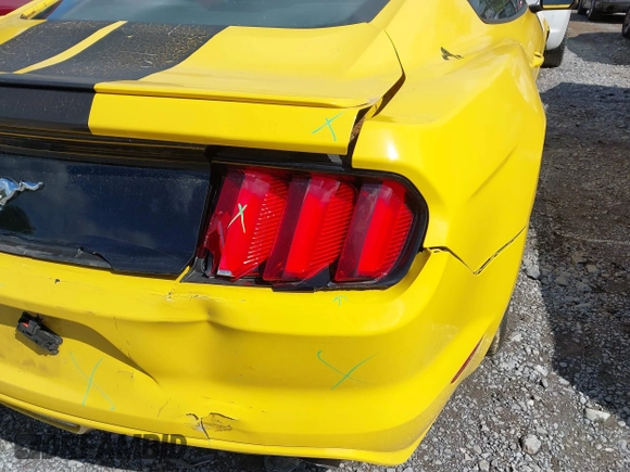 2016 Ford Mustang EcoBoost with VIN 1FA6P8THXG5272161, listed as a IAAI auction lot 41958929 with 81,500 mi miles. Bid and sale history available at carsss.com. Image 17.