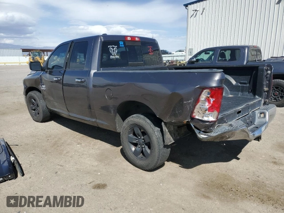 2015 Ram 1500 SLT z VIN 1C6RR6GG7FS685847, wystawiony jako Copart lot #49169675 z przebiegiem 139 408 mil mil oraz Szkoda całkowita • Salvage title. Historia ofert i sprzedaży dostępna na DreamBid. Obrazek 2.