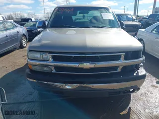 2000 Chevrolet Silverado 1500 LS with VIN 1GCEC19T9YZ220406, listed as a IAAI auction lot 41727419 with 185,131 mi miles. Bid and sale history available at carsss.com. Image 12.
