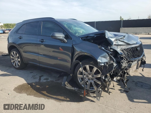 2019 Cadillac XT4 FWD Sport z VIN 1GYFZER47KF103820, wystawiony jako Copart lot #58593665 z przebiegiem 53 285 mil mil oraz Tytuł czysty. Historia ofert i sprzedaży dostępna na DreamBid. Obrazek 4.