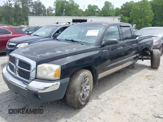 2005 Dodge Dakota SLT z VIN 1D7HE48N75S327041, wystawiony jako IAAI lot #42232145 z przebiegiem 229 467 mil mil oraz . Historia ofert i sprzedaży dostępna na DreamBid. Obrazek 17.