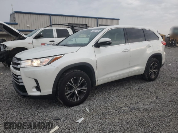 2018 Toyota Highlander LE with VIN 5TDZARFH0JS039501, listed as a Copart auction lot 59581135 with 103,389 mi miles and Salvage title. Bid and sale history available at DreamBid. Image 1.