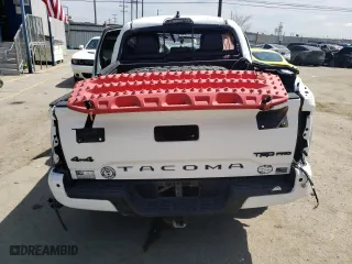 2019 Toyota Tacoma 4WD SR with VIN 5TFCZ5AN3KX210922, listed as a Copart auction lot 42830434 with 1 mi miles and Non Repairable. Bid and sale history available at carsss.com. Image 6.