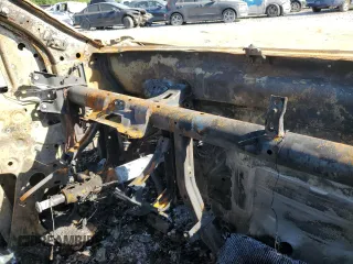 2023 GMC Sierra 3500HD Pro z VIN 1GT49SEY3PF120979, wystawiony jako Copart lot #52099984 z przebiegiem Nie podano mil oraz Szkody całkowita. Historia ofert i sprzedaży dostępna na DreamBid. Obrazek 9.