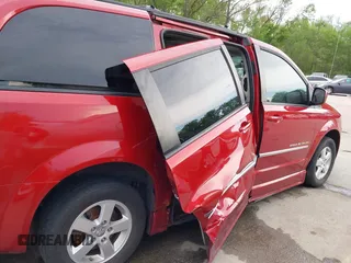 2010 Dodge Grand Caravan SXT z VIN 2D4RN5D19AR258407, wystawiony jako IAAI lot #42072185 z przebiegiem 205 424 mil mil oraz . Historia ofert i sprzedaży dostępna na DreamBid. Obrazek 6.