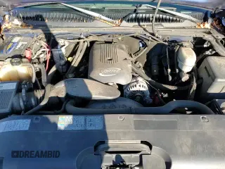 2003 Chevrolet Silverado 2500HD Work Truck z VIN 1GCHK24UX3E175627, wystawiony jako Copart lot #85328614 z przebiegiem 179 613 mil mil oraz Szkoda całkowita • Salvage title. Historia ofert i sprzedaży dostępna na DreamBid. Obrazek 12.
