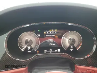 2022 Bentley Bentayga V8 z VIN SJAAM2ZV8NC039607, wystawiony jako Copart lot #54888564 z przebiegiem 15 561 mil mil oraz . Historia ofert i sprzedaży dostępna na DreamBid. Obrazek 9.
