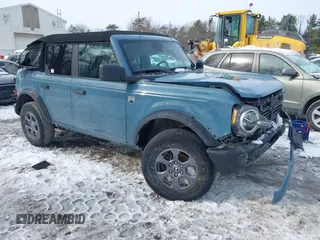 2022 Ford Bronco with VIN 1FMDE5BH4NLB86842, listed as a IAAI auction lot 41541422 with 35,119 mi miles. Bid and sale history available at carsss.com. Image 1.