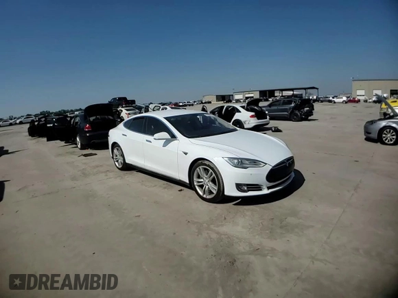 2014 Tesla Model S 60 с VIN 5YJSA1H16EFP45983, выставлен на аукционе Copart как лот 52256635 с пробегом 159 948 миль миль и Списание • Salvage title. История ставок и продаж доступна на DreamBid. Изображение 11.