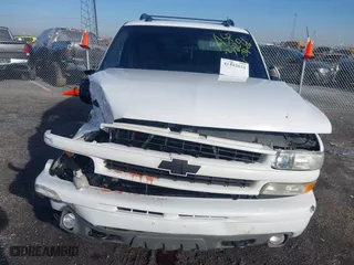 2005 Chevrolet Tahoe Z71 with VIN 1GNEK13T55R268077, listed as a IAAI auction lot 41442024 with 205,176 mi miles. Bid and sale history available at carsss.com. Image 6.