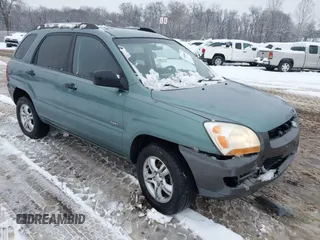 2008 Kia Sportage LX with VIN KNDJE723487467172, listed as a IAAI auction lot 41568843 with 159,786 mi miles. Bid and sale history available at carsss.com. Image 1.