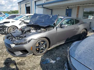 2025 Ford Mustang EcoBoost z VIN 1FA6P8TH7S5102090, wystawiony jako Copart lot #62147365 z przebiegiem 14 818 mil mil oraz Szkoda całkowita • Salvage title. Historia ofert i sprzedaży dostępna na DreamBid. Obrazek 1.
