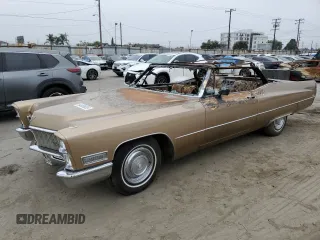 1968 Cadillac DeVille z VIN F8232777, wystawiony jako Copart lot #64820655 z przebiegiem Nie podano mil oraz Nie do naprawy • Non repairable. Historia ofert i sprzedaży dostępna na DreamBid. Obrazek 1.
