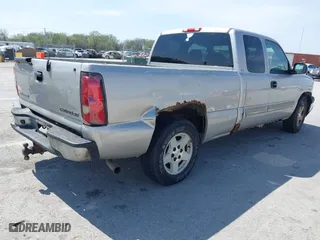 2005 Chevrolet Silverado 1500 LS with VIN 2GCEC19T251378588, listed as a IAAI auction lot 41910576 with 1 mi miles. Bid and sale history available at carsss.com. Image 4.