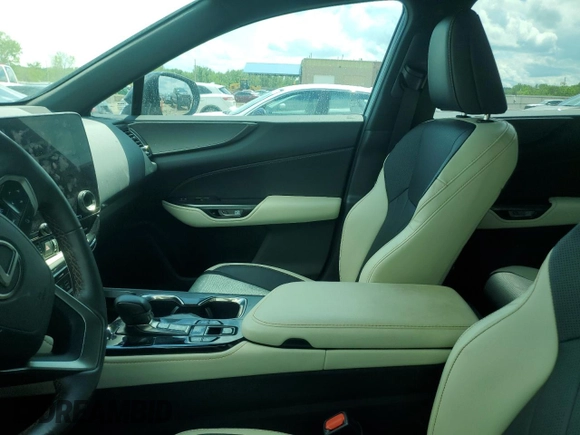 2023 Lexus NX 350 Luxury z VIN 2T2HGCEZXPC027533, wystawiony jako Copart lot #54949765 z przebiegiem Nie podano mil oraz Szkody całkowita. Historia ofert i sprzedaży dostępna na DreamBid. Obrazek 7.